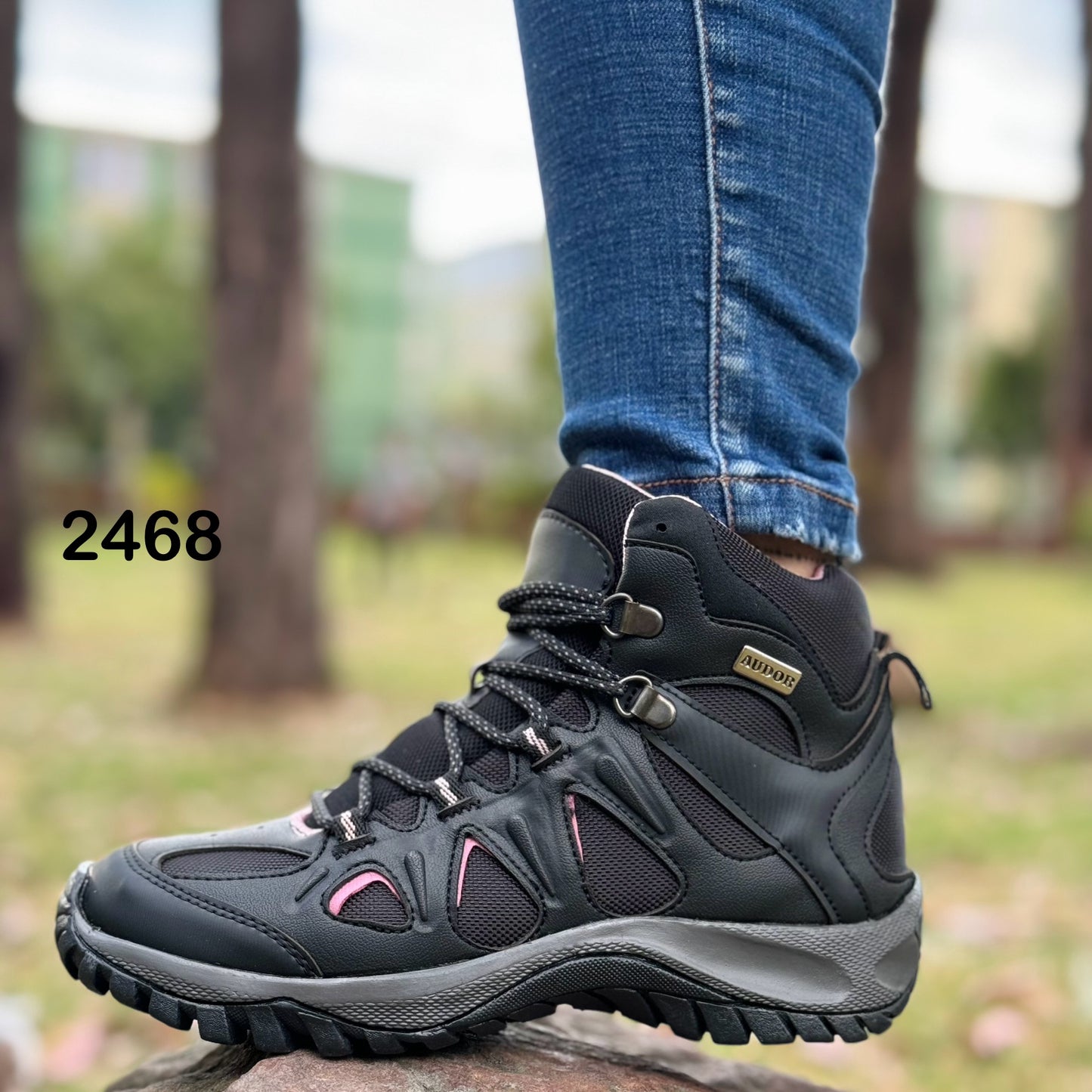 Bota mujer Outdoor Ref- 2468 Negra